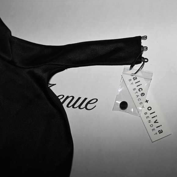 Alice + Olivia Ryn Tulle-Panel Satin Gown - elegant and seductive, size 8. - Picture 8 of 11